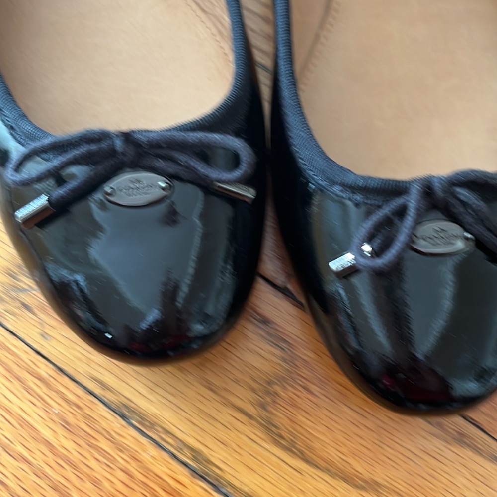 Coach patent leather shoes size 8 - Picture 6 of 9